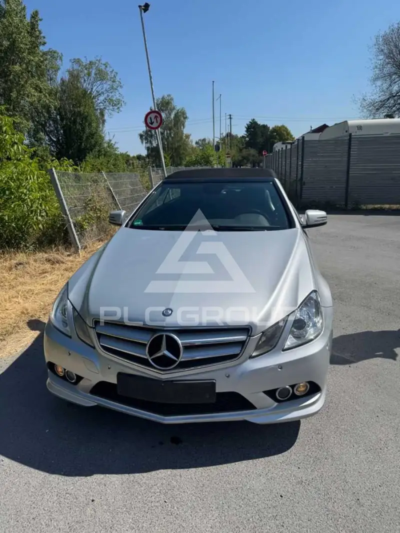 2011 Mercedes Benz E 200