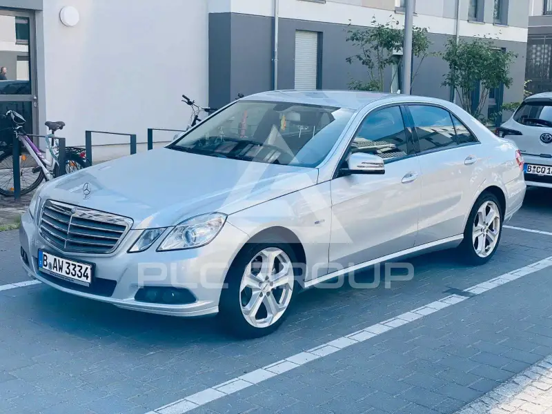 2011 Mercedes Benz E 200