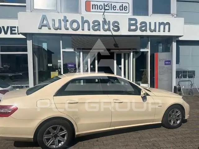 2011 Mercedes Benz E 200