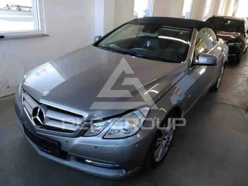 2011 Mercedes Benz E 200