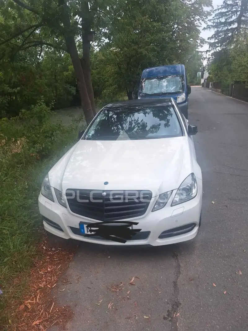 2011 Mercedes Benz E 200