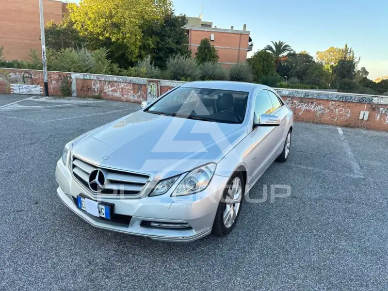 2011 Mercedes Benz E 200