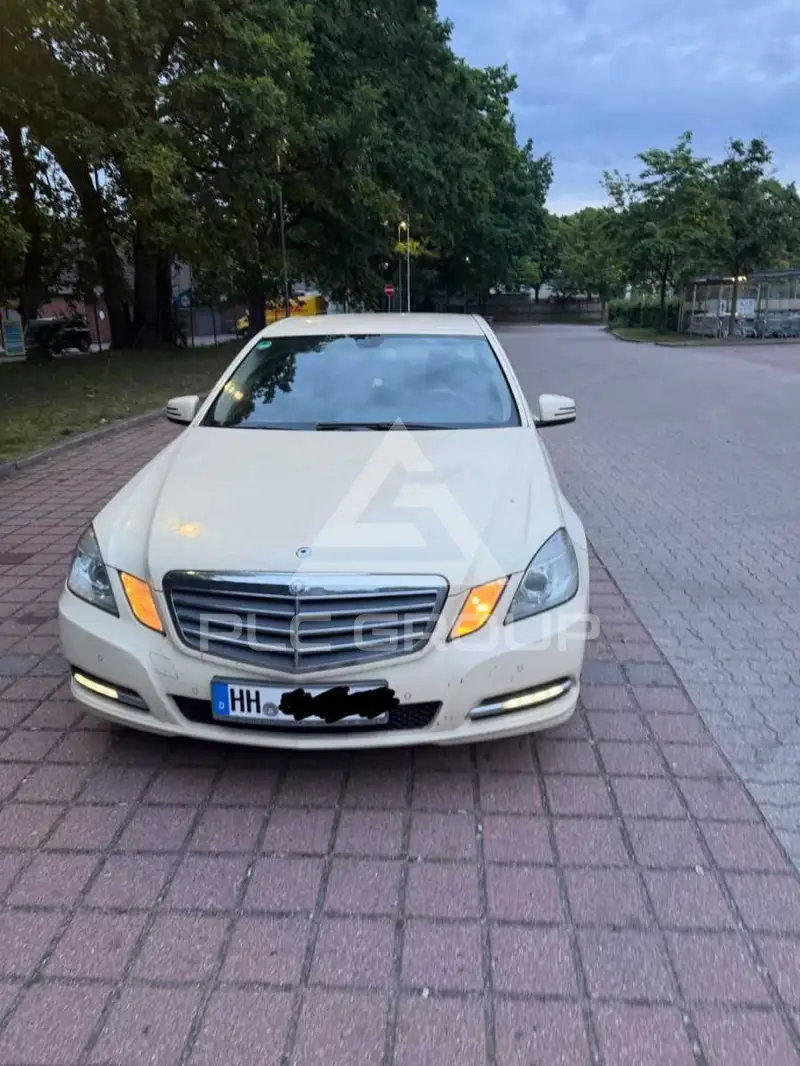 2011 Mercedes Benz E 200