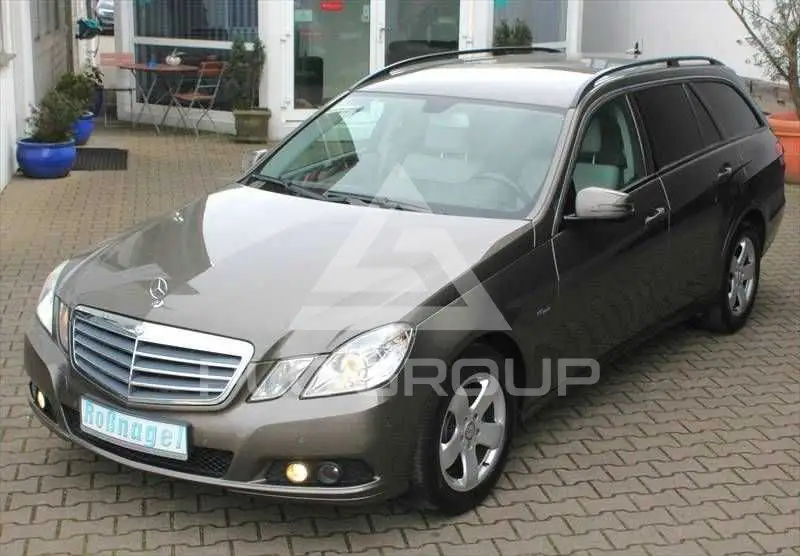 2011 Mercedes Benz E 200