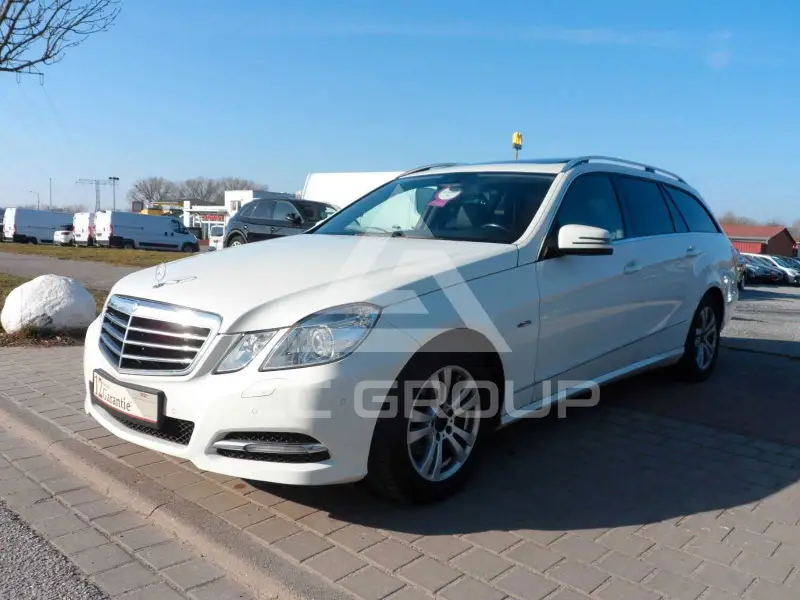 2011 Mercedes Benz E 200