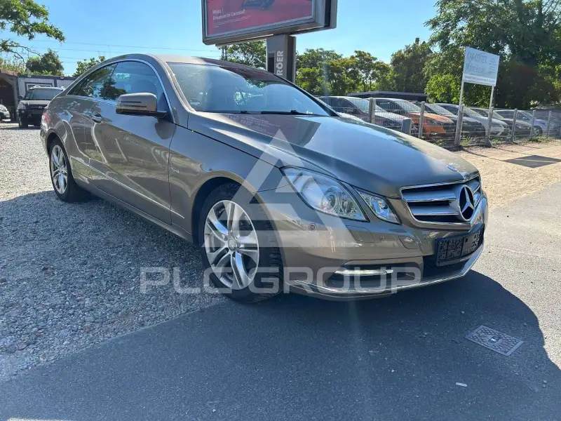 2011 Mercedes Benz E 200