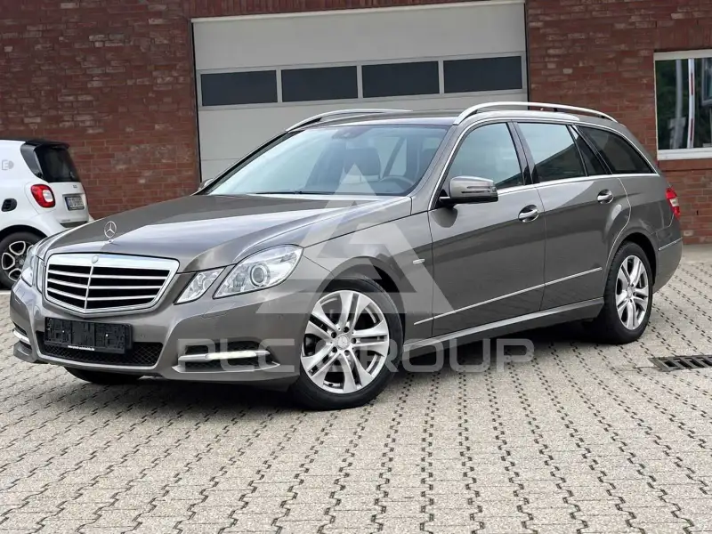 2011 Mercedes Benz E 200