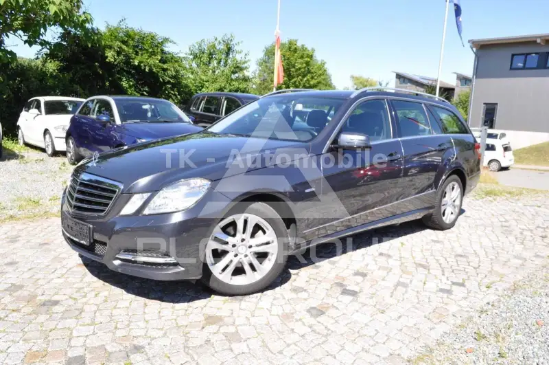 2011 Mercedes Benz E 200