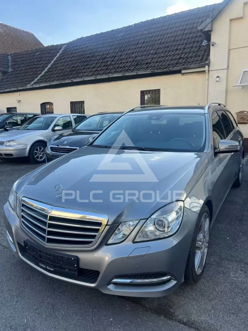 2011 Mercedes Benz E 200