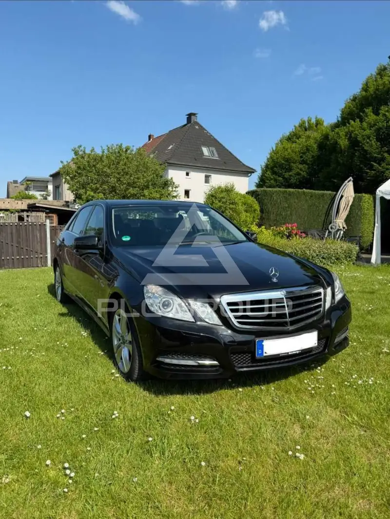 2011 Mercedes Benz E 200