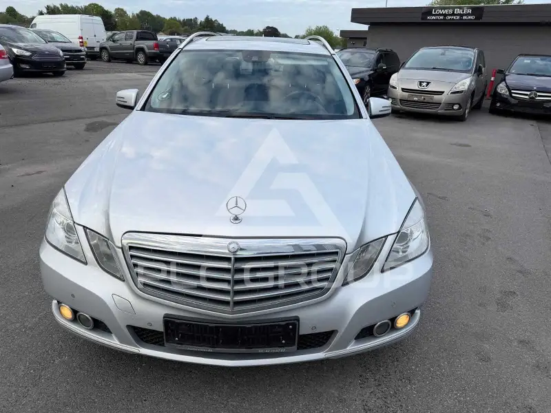 2011 Mercedes Benz E 220