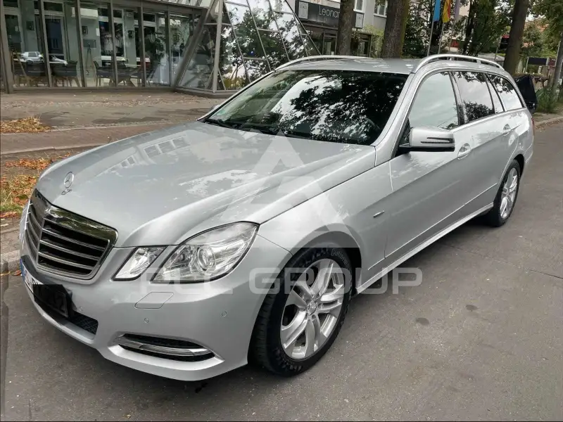 2011 Mercedes Benz E 220