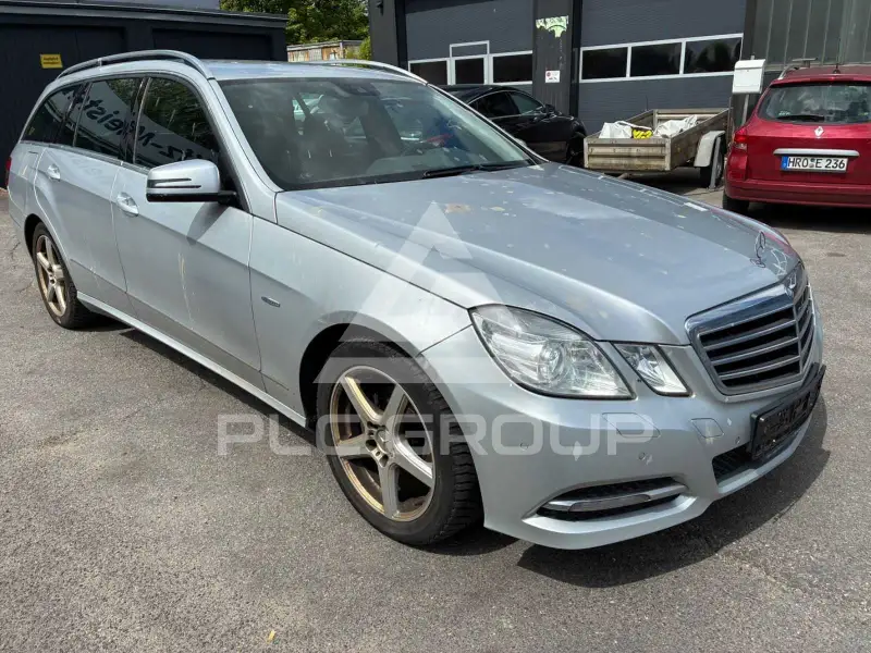 2011 Mercedes Benz E 220