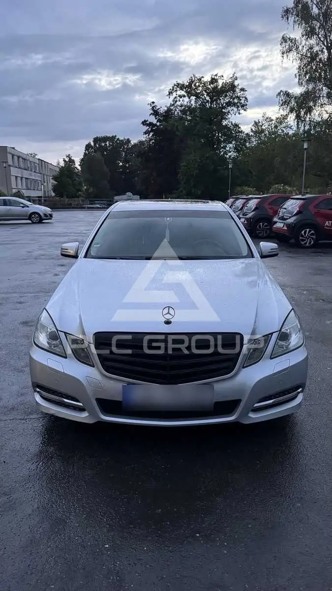 2011 Mercedes Benz E 220