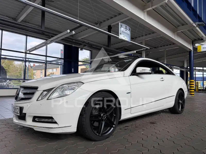 2011 Mercedes Benz E 220