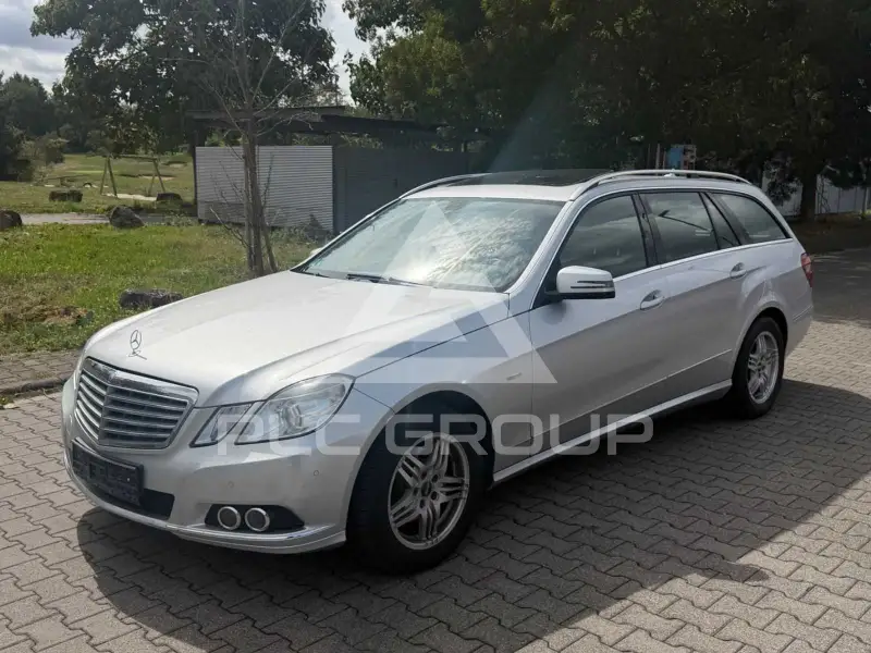 2011 Mercedes Benz E 220