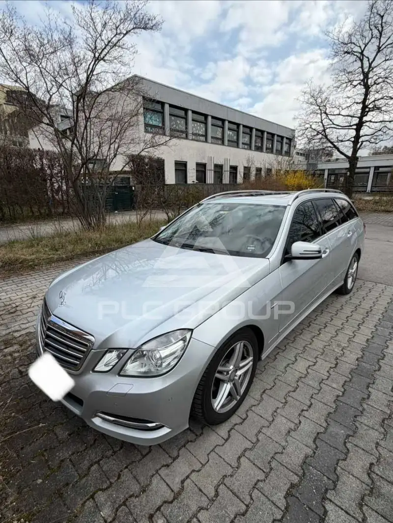2011 Mercedes Benz E 220