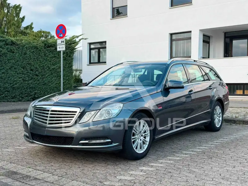 2011 Mercedes Benz E 220