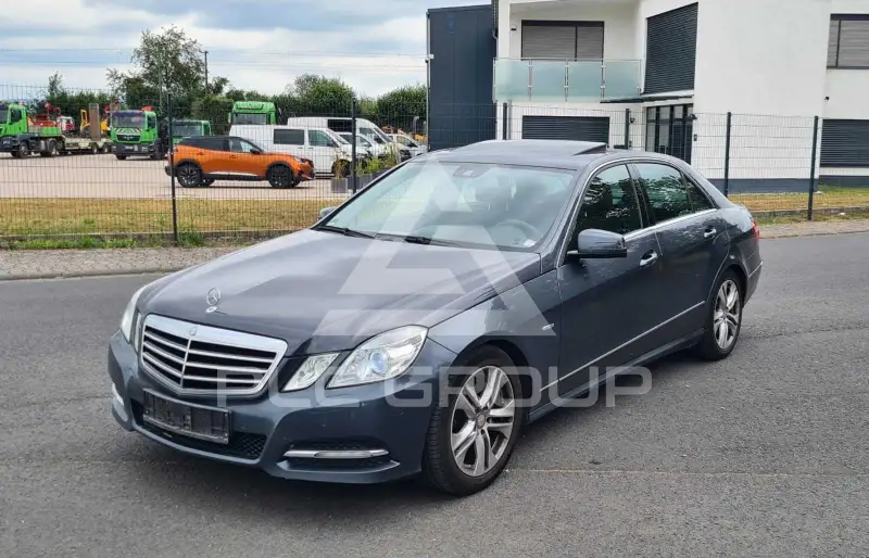 2011 Mercedes Benz E 220