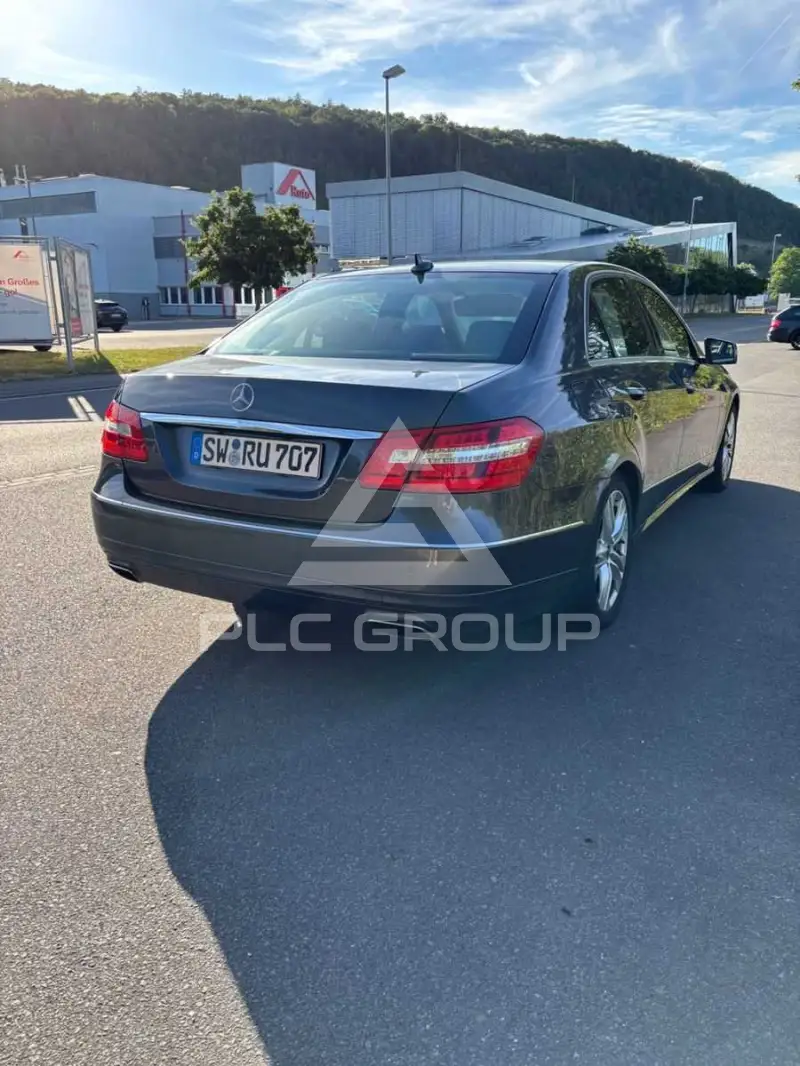 2011 Mercedes Benz E 220