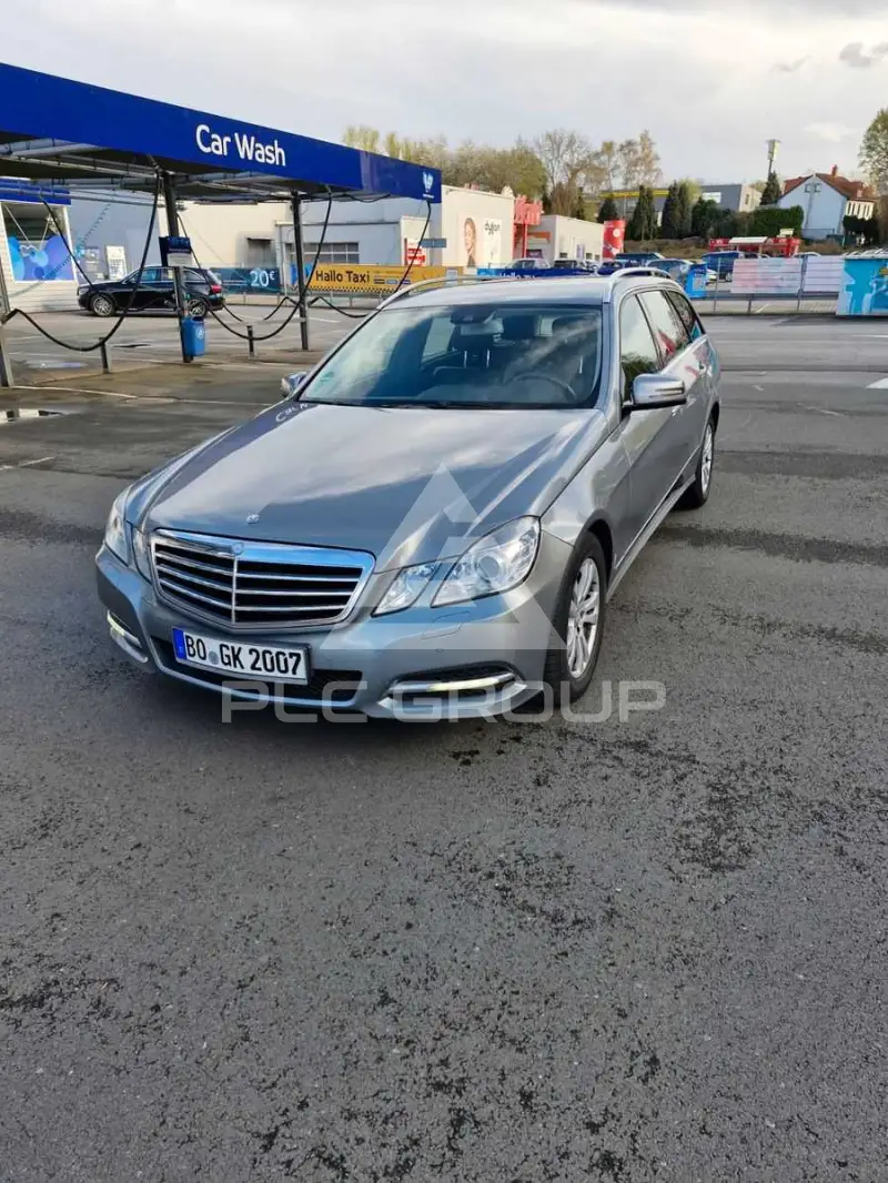 2011 Mercedes Benz E 220