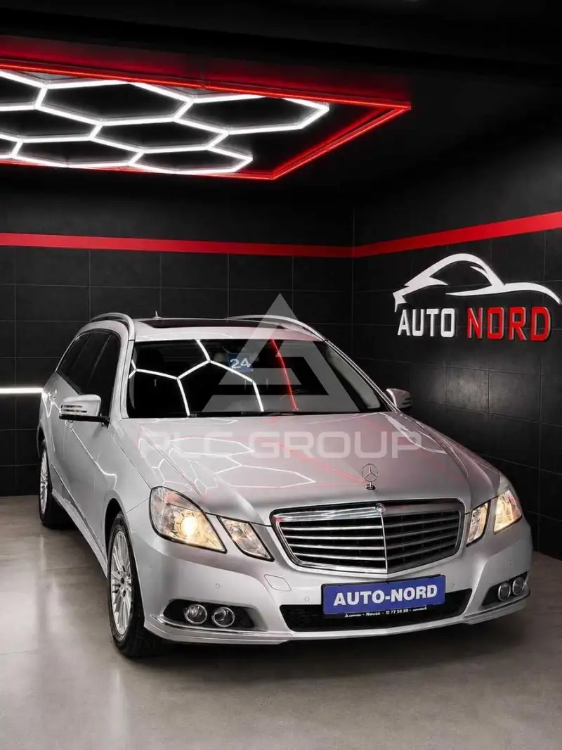 2011 Mercedes Benz E 220
