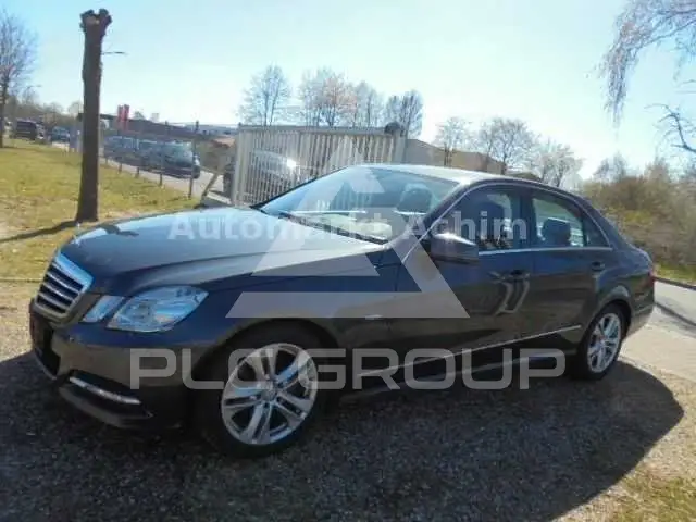 2011 Mercedes Benz E 220