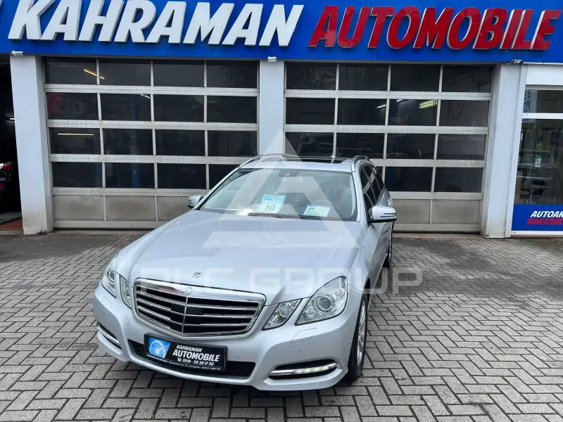 2011 Mercedes Benz E 220