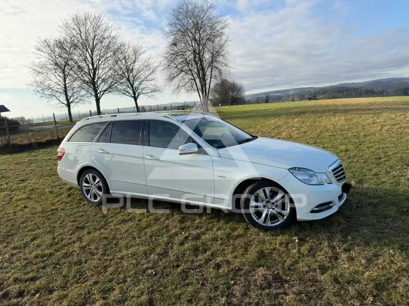 2011 Mercedes Benz E 220