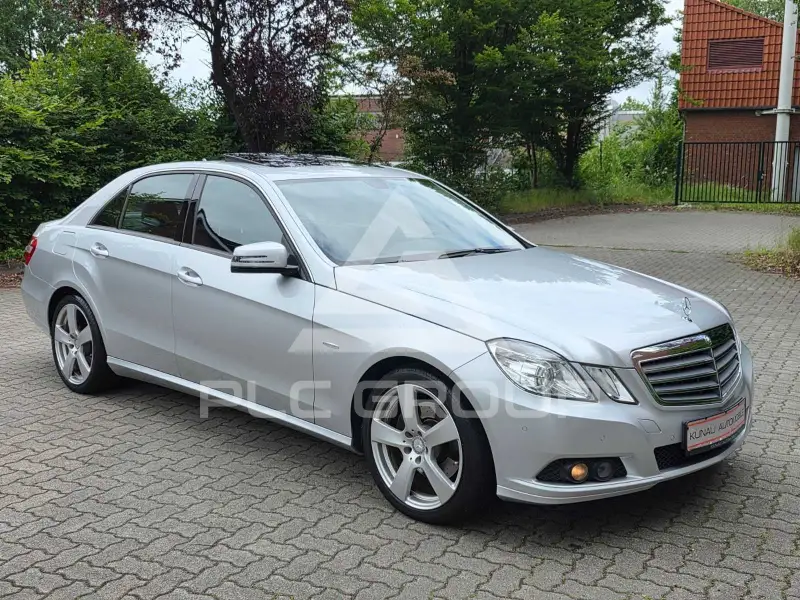 2011 Mercedes Benz E 220