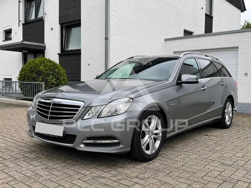 2011 Mercedes Benz E 220