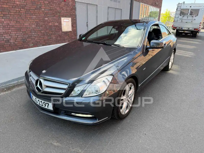2011 Mercedes Benz E 220