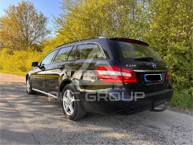 2011 Mercedes Benz E 220