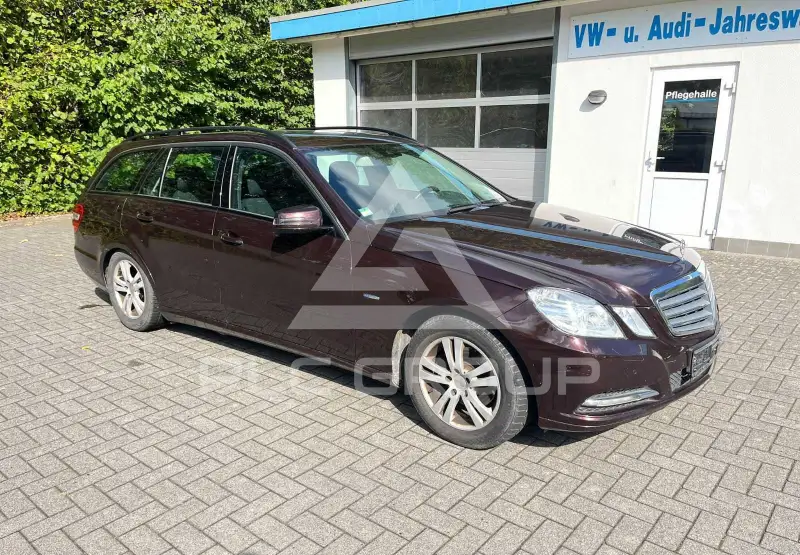 2011 Mercedes Benz E 220
