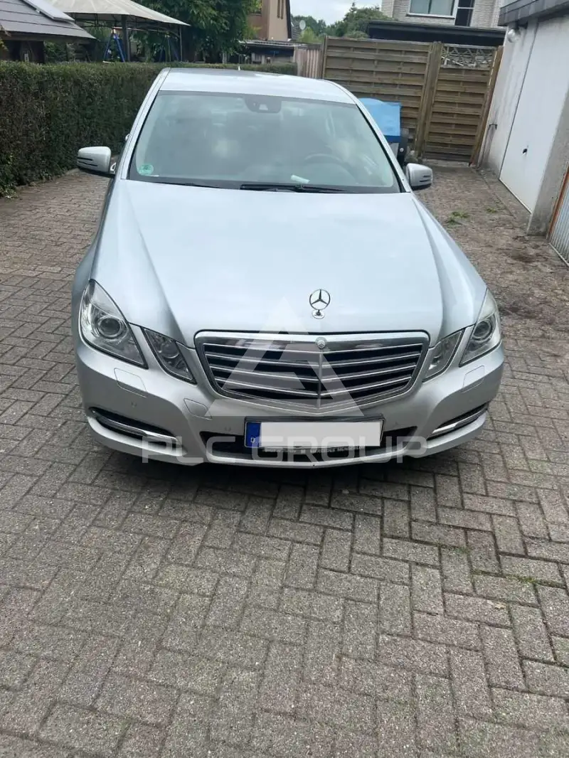 2011 Mercedes Benz E 220