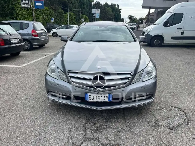 2011 Mercedes Benz E 220