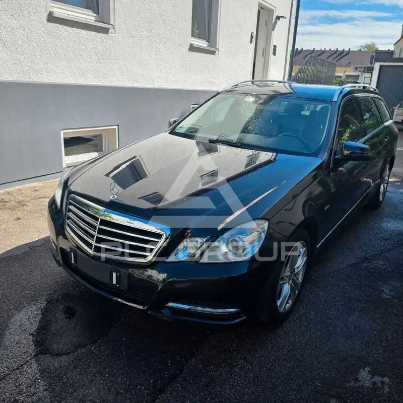 2011 Mercedes Benz E 220