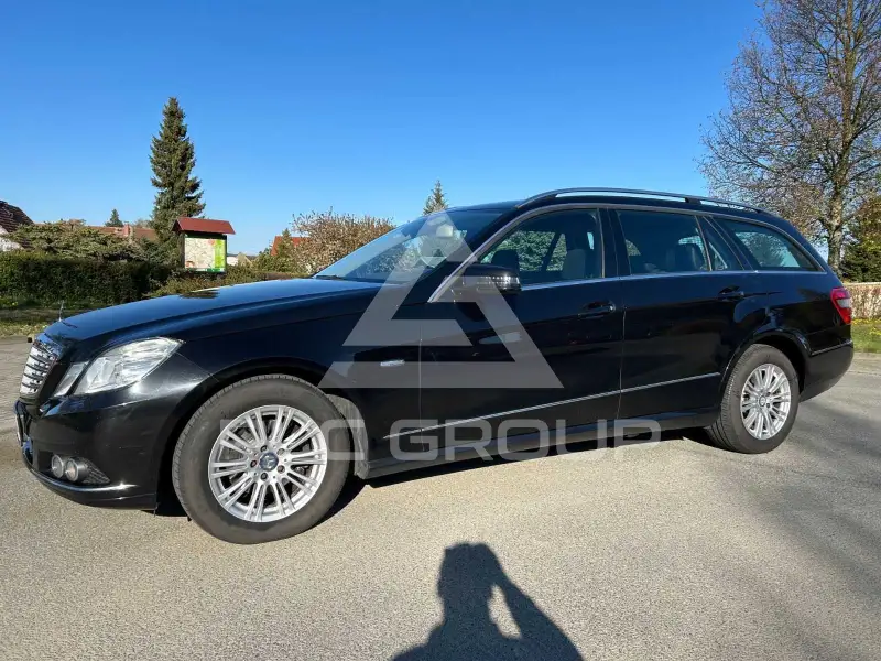 2011 Mercedes Benz E 220