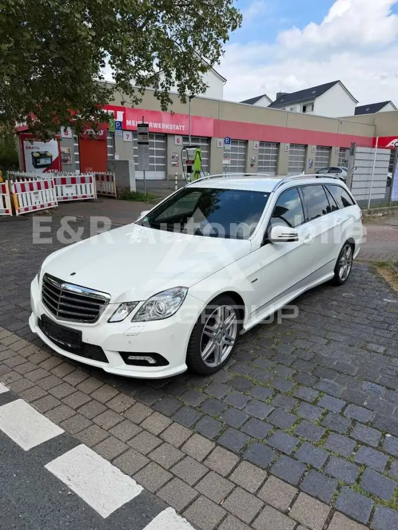 2011 Mercedes Benz E 220