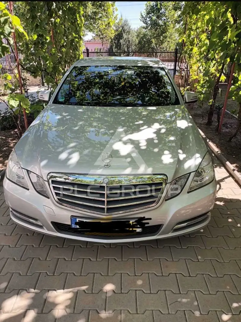 2011 Mercedes Benz E 220
