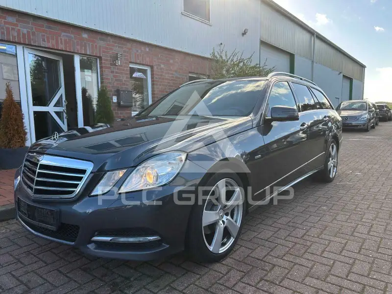 2011 Mercedes Benz E 220
