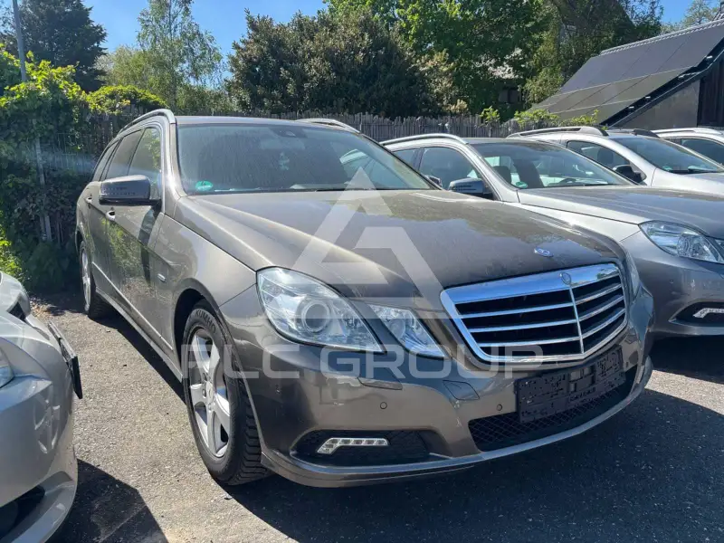 2011 Mercedes Benz E 220