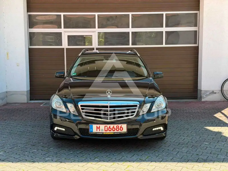 2011 Mercedes Benz E 220