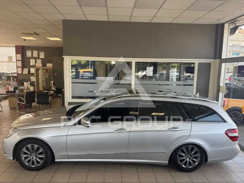 2011 Mercedes Benz E 220