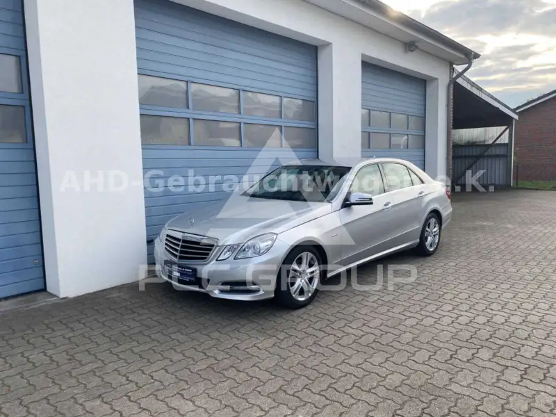 2011 Mercedes Benz E 220