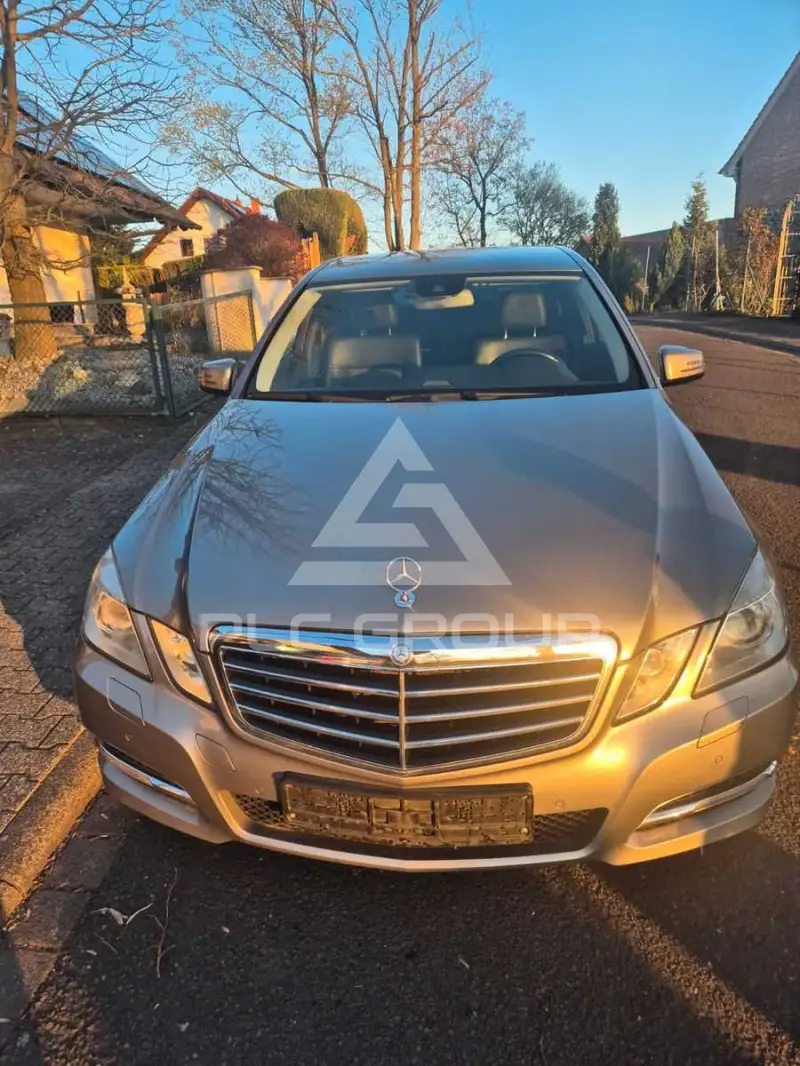 2011 Mercedes Benz E 220