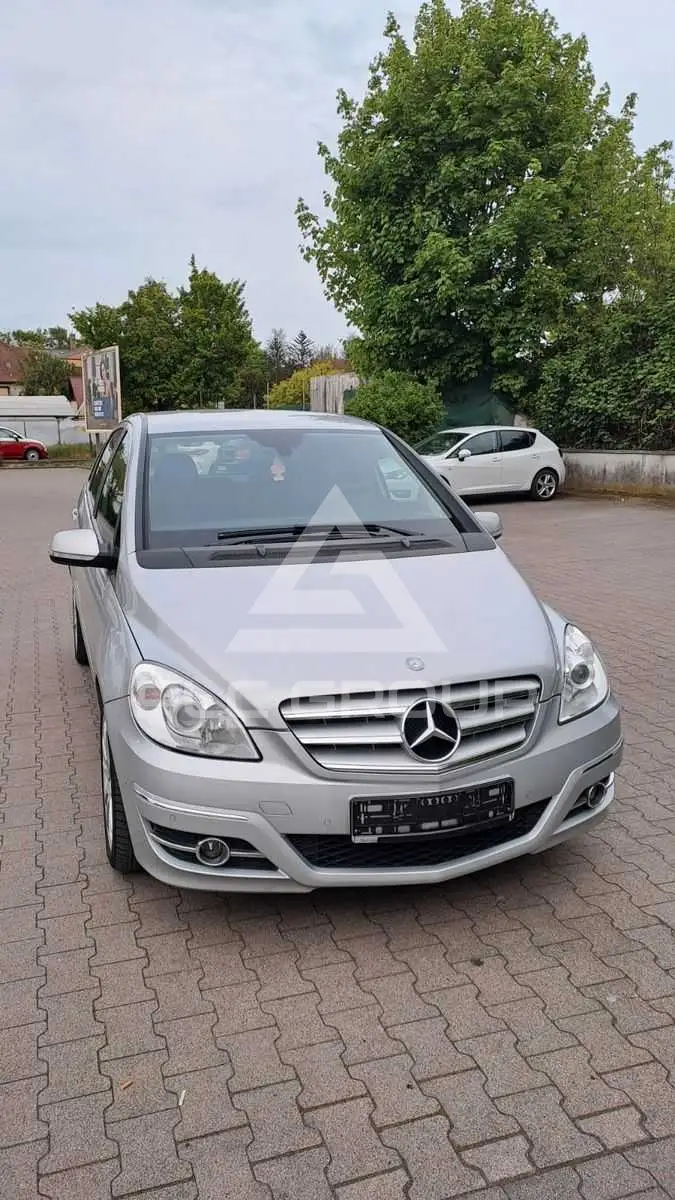 2011 Mercedes Benz B 180