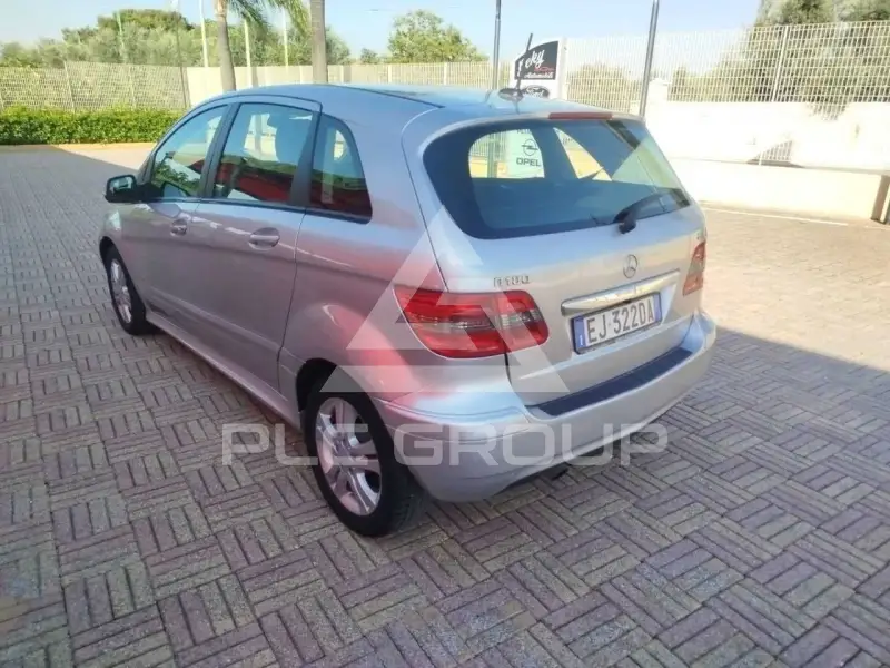 2011 Mercedes Benz B 180