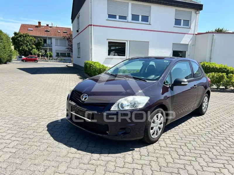 2011 Toyota AURIS