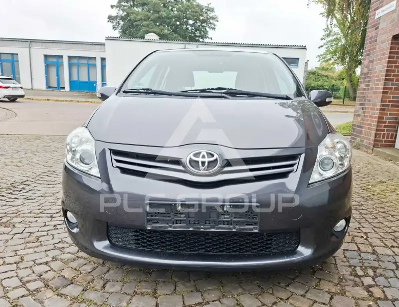 2011 Toyota AURIS